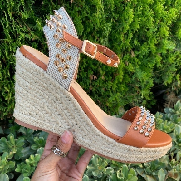 Tan Rockstud  Espadrilles Wedges Sandals - Picture 1 of 6